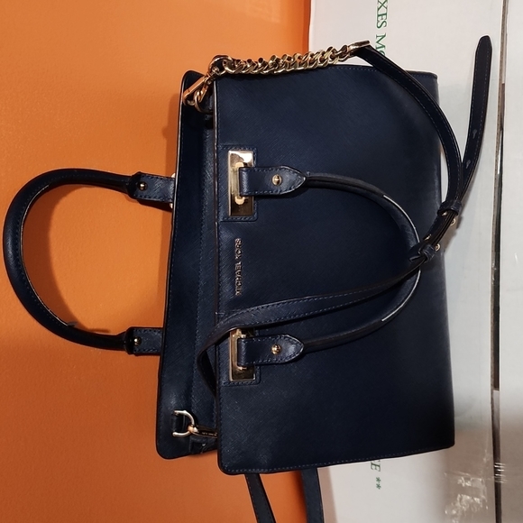 Michael Kors Satchel Leather Bag in Navy Blue with Gold Chain - Picture 3 of 10